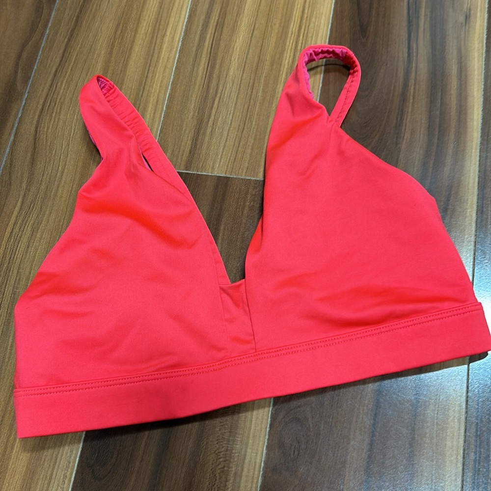 Medium Victoria’s Secret VSX Sport strappy neon bra
